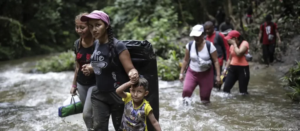 Panamá prevé nuevo récord de migrantes que cruzan el Darién