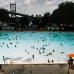 ¿Por qué Estados Unidos dejó de construir piscinas públicas?