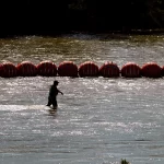 Recuperan segundo cuerpo en el área de las boyas que Texas instaló en el río Grande, dicen autoridades de México