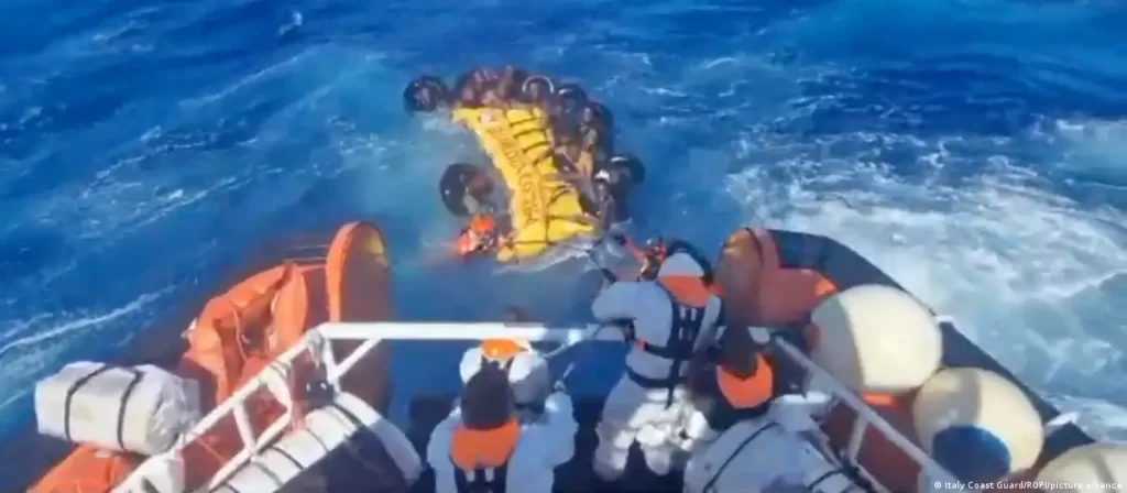 41 muertos en un nuevo naufragio frente a isla de Lampedusa