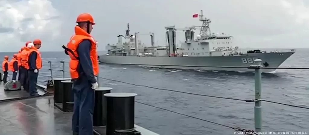 Rusia y China realizan maniobras navales en el Pacífico