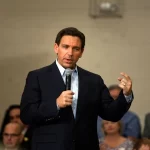 DeSantis abandona la campaña electoral y regresa a Florida en medio de varias crisis