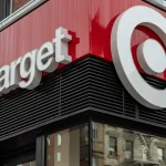 Hombre fue apuñalado en tienda Target de Nueva York; atacante huyó