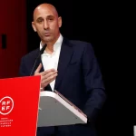 La FIFA suspendió provisionalmente a Luis Rubiales tras la polémica por el beso no consensuado a la futbolista Jennifer Hermoso