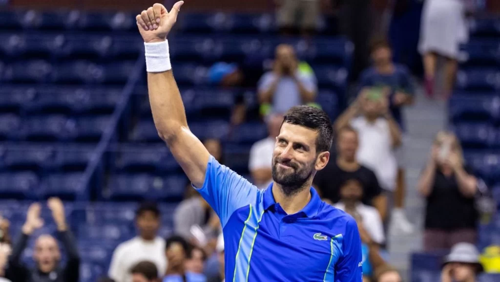 Novak Djokovic supera la primera ronda con autoridad en su regreso al US Open