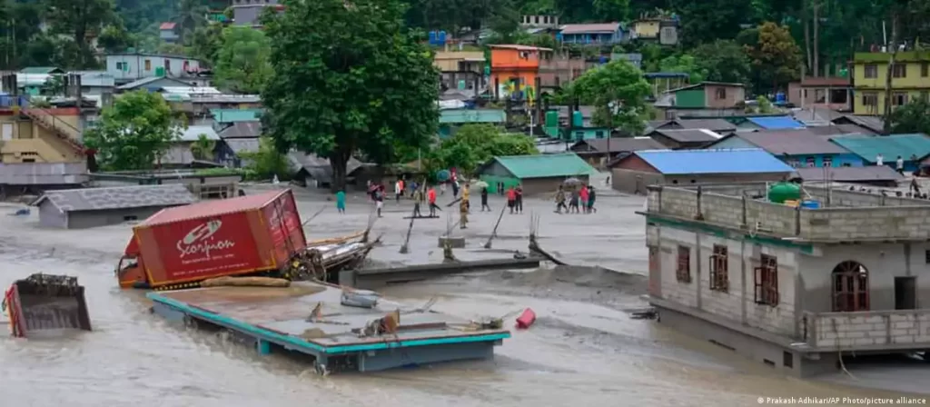 14 muertos y 120 desaparecidos en inundaciones en la India