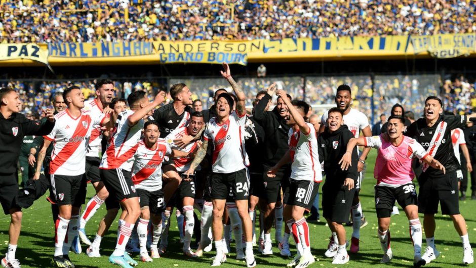 River Plate vence 2-0 a Boca Juniors y gana el superclásico en La Bombonera por primera vez en 5 años