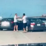 Hombre dice que intentó impedir que un exfiscal federal supuestamente apuñalara a un conductor tras un accidente en una carretera de Florida