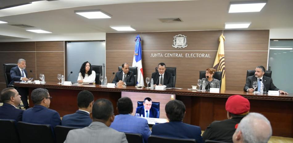 Partidos no se opondrán al uso de laptops multifuncionales en próximas elecciones