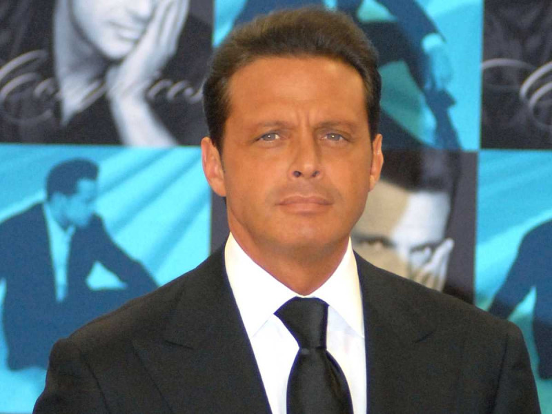 Luis Miguel realiza donación para afectados del huracán Otis en Acapulco