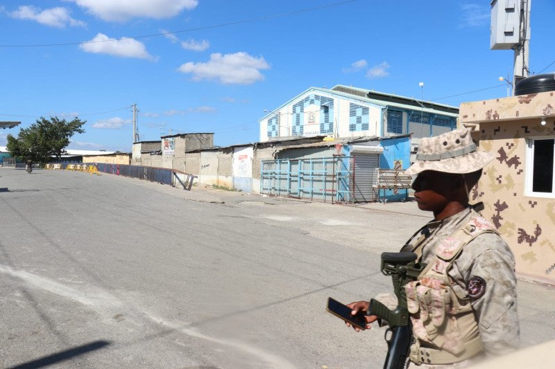 Policía haitiana frustra mercadeo en la frontera