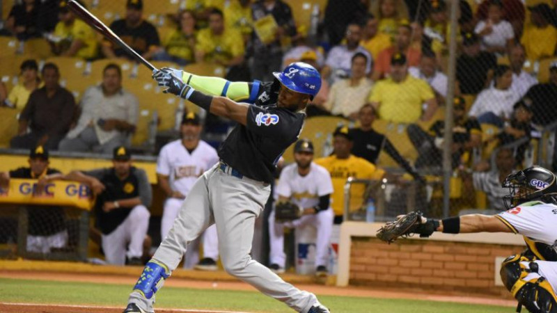 Licey prolonga la sequía aguilucha