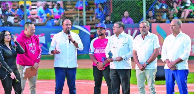 Emotividad y lágrimas en la apertura del torneo latino de Pequeñas Ligas