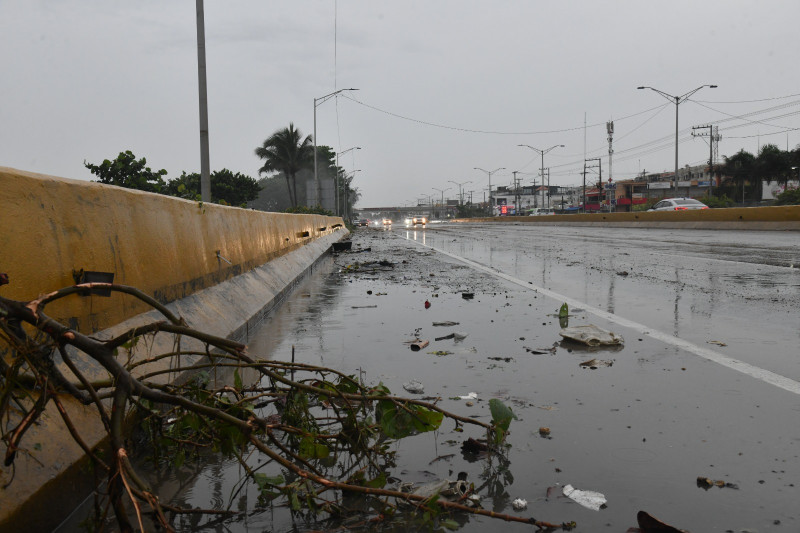 Huracán Beryl afecta redes e infraestructuras de distribución eléctrica en República Dominicana