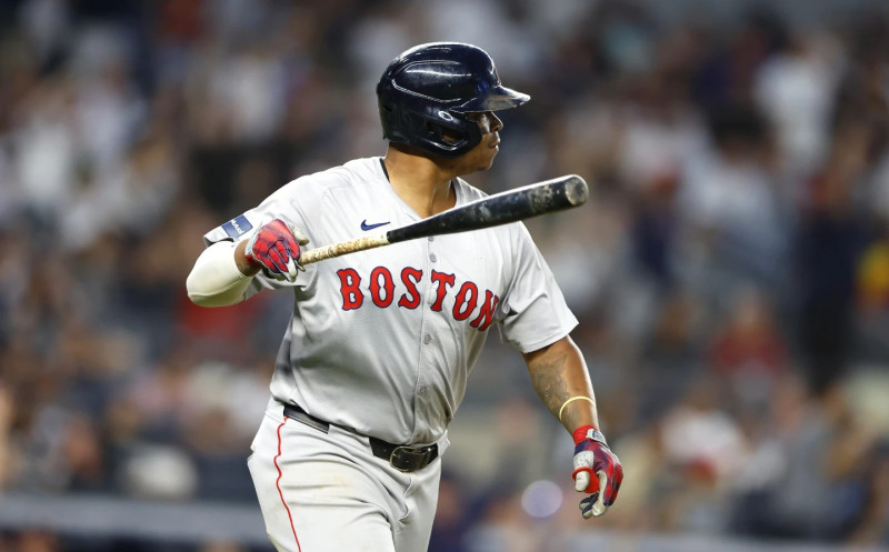 Devers da dos HRS más contra los Yankees, los Red Sox ganan 3-0