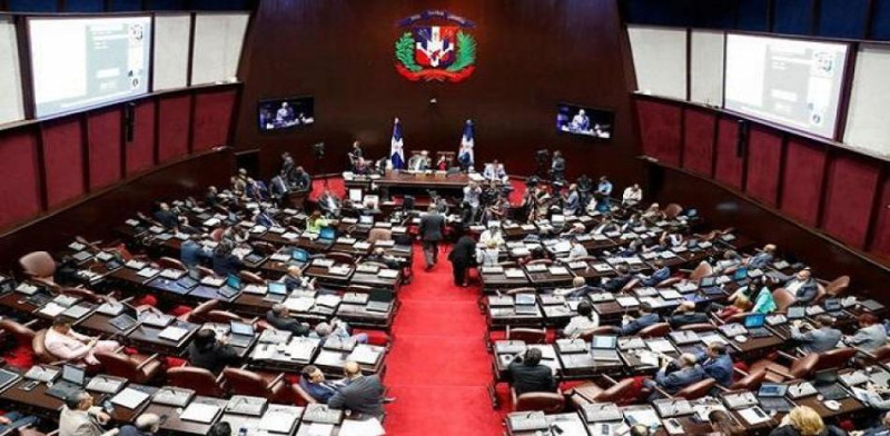 La Cámara de Diputados se ahorraría casi RD$1000 millones si reduce su número