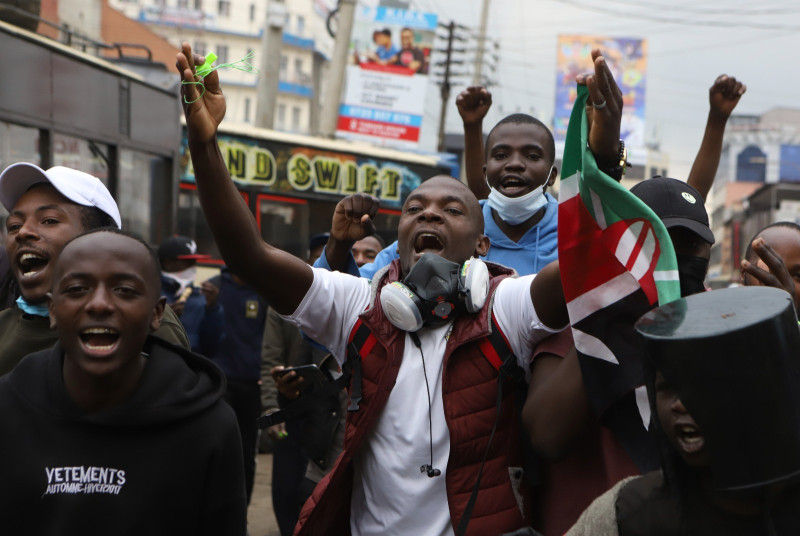 Policía de Kenia reprime protesta