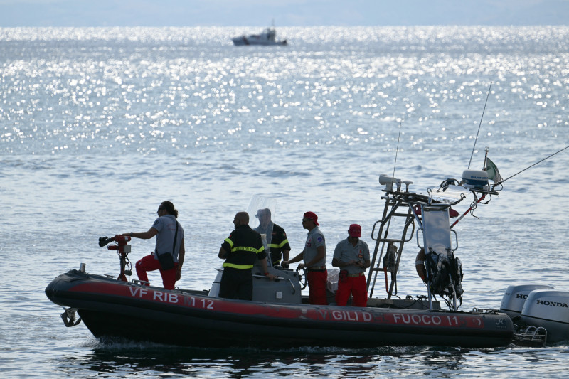 Sigue la búsqueda de los 6 desaparecidos en el yate Bayesian en Italia, ahora con un robot