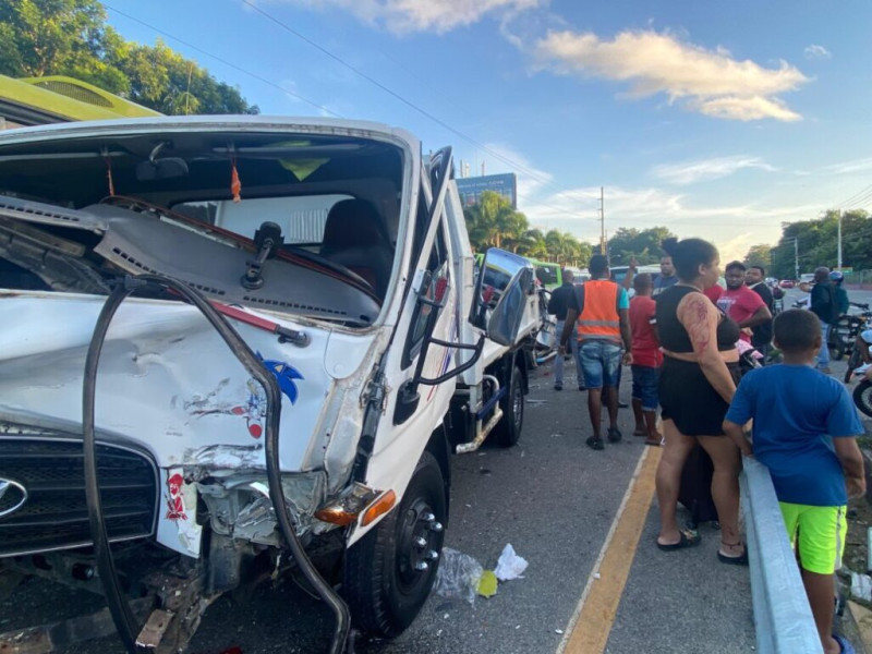 Conductores siguen provocando más tragedias en las carreteras del país