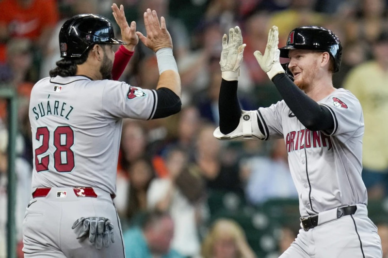 Smith jonronea en sus primeros 3 turnos, empuja 8 en victoria de Diamondbacks 12-6 sobre Astros