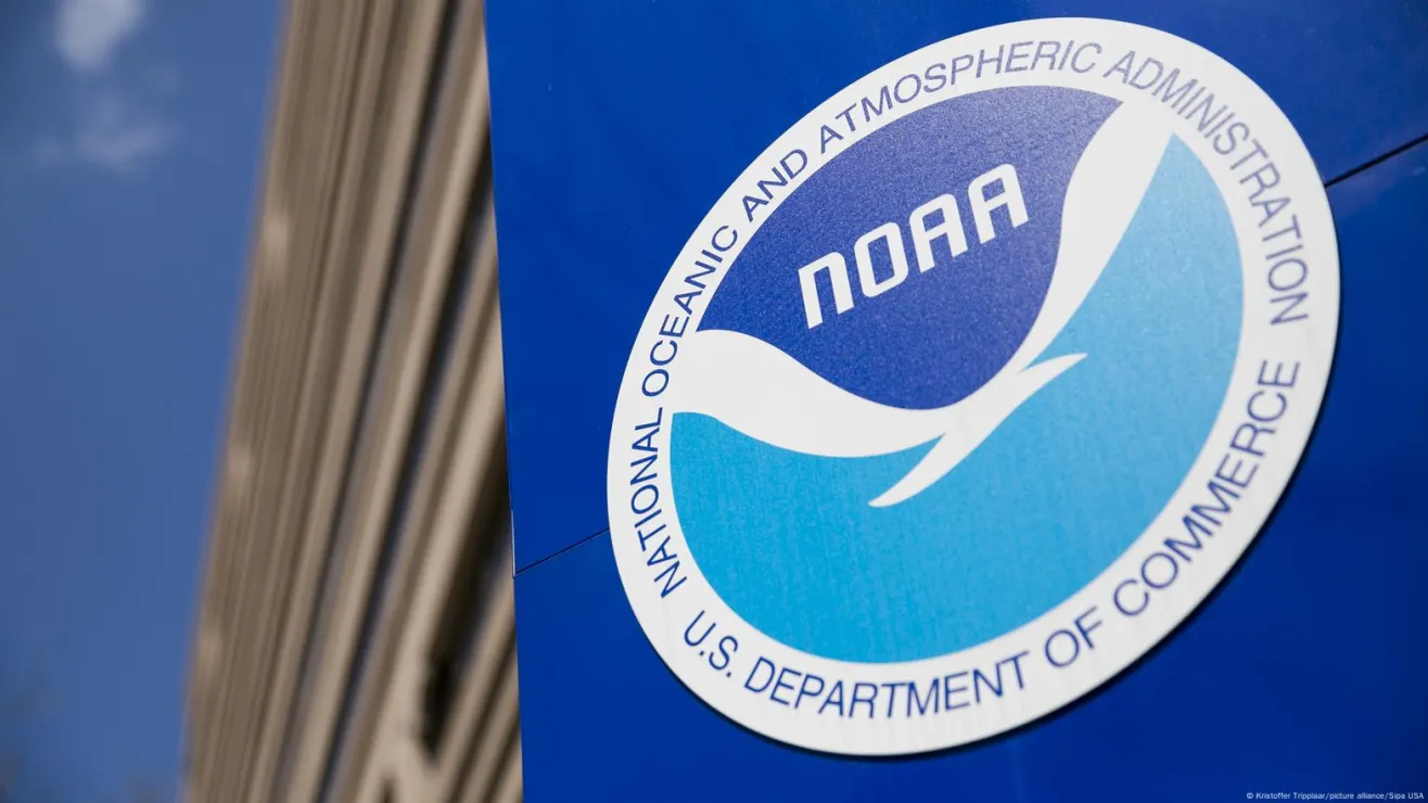 Trump despide a cientos de expertos y científicos de NOAA