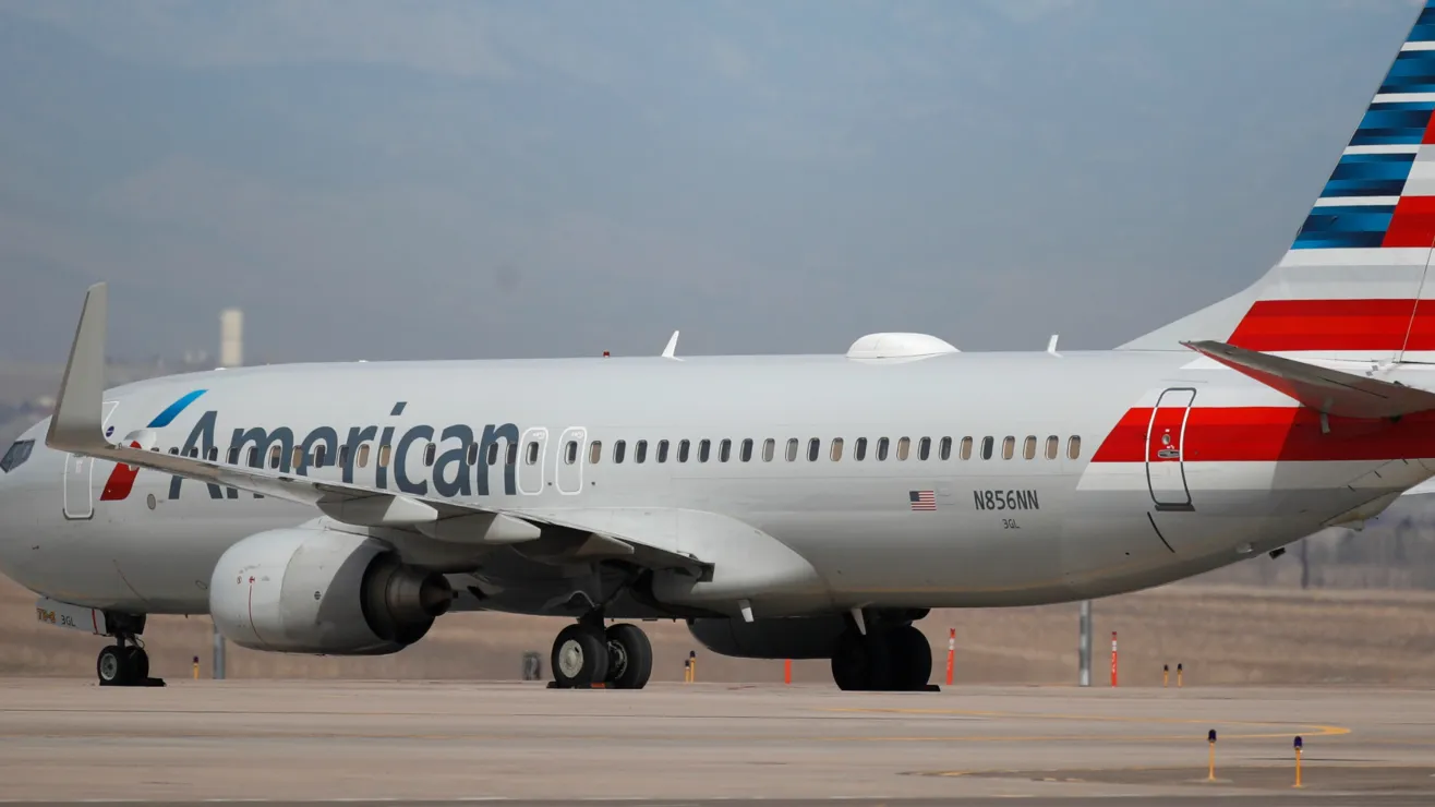 Avión de American Airlines se incendió en el aeropuerto de Denver