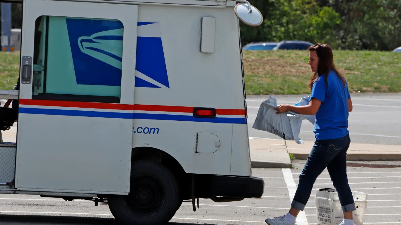 Director General del Servicio Postal confirma el recorte de 10,000 empleados