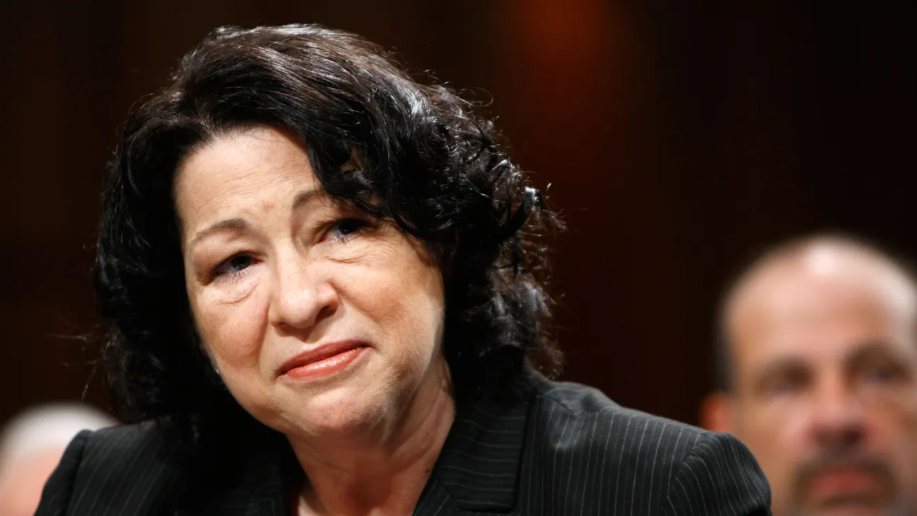 Jueza Sotomayor dice que los presidentes no son monarcas y deben obedecer decisiones de la Corte Suprema