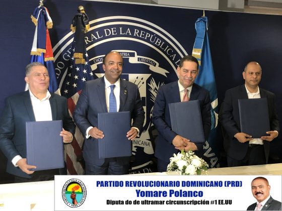 El Banco de Reservas, el Consulado General de República Dominicana en Nueva York y las asociaciones de bodegueros “Bodega & Small Business Group USA, INC.” y “United Bodegas of America” firmaron un acuerdo para promover la inclusión y educación financiera de los dominicanos radicados en Estados Unidos.