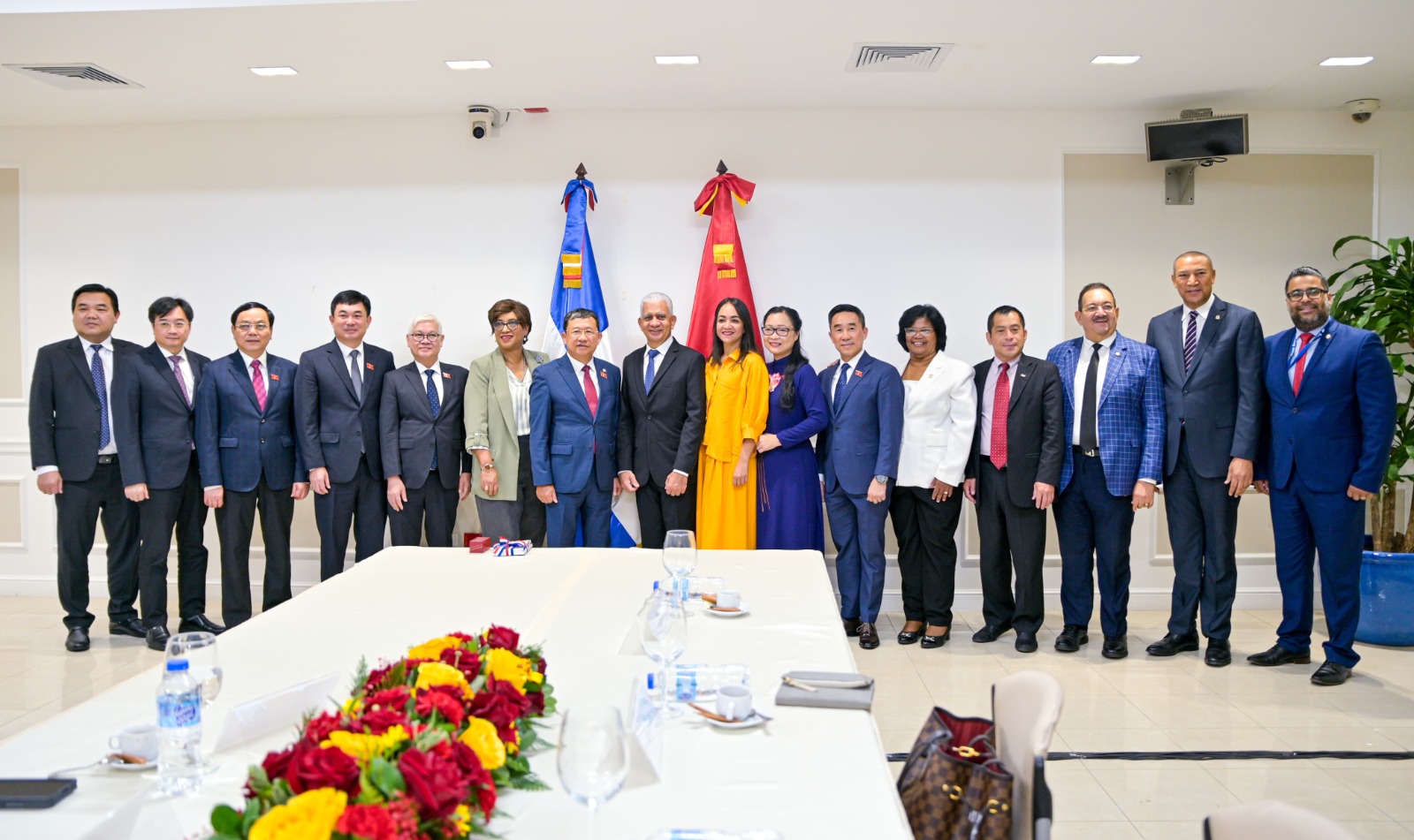 Senado recibe visita de asambleístas de Vietnam; se comprometen a fortalecer relaciones bilaterales