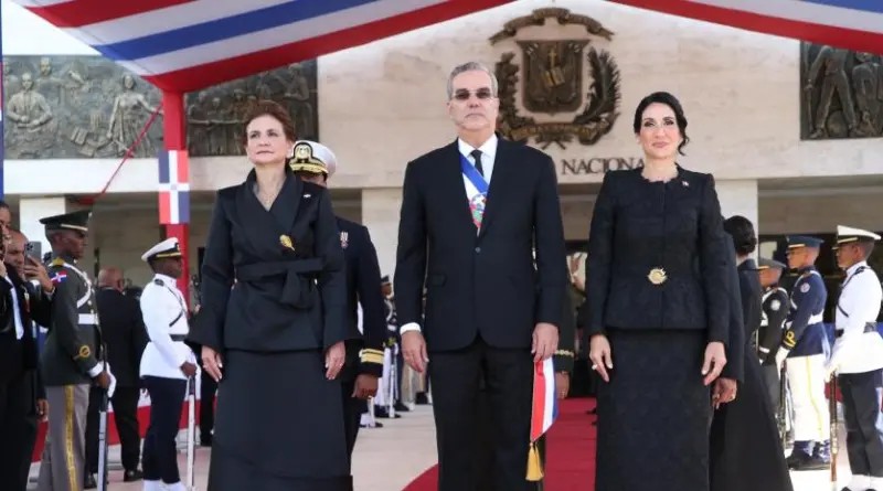 Luis “El Gallo” exhorta a que se mantenga la simbología del poder, con la juramentación presidencial en el salón de la Asamblea Nacional