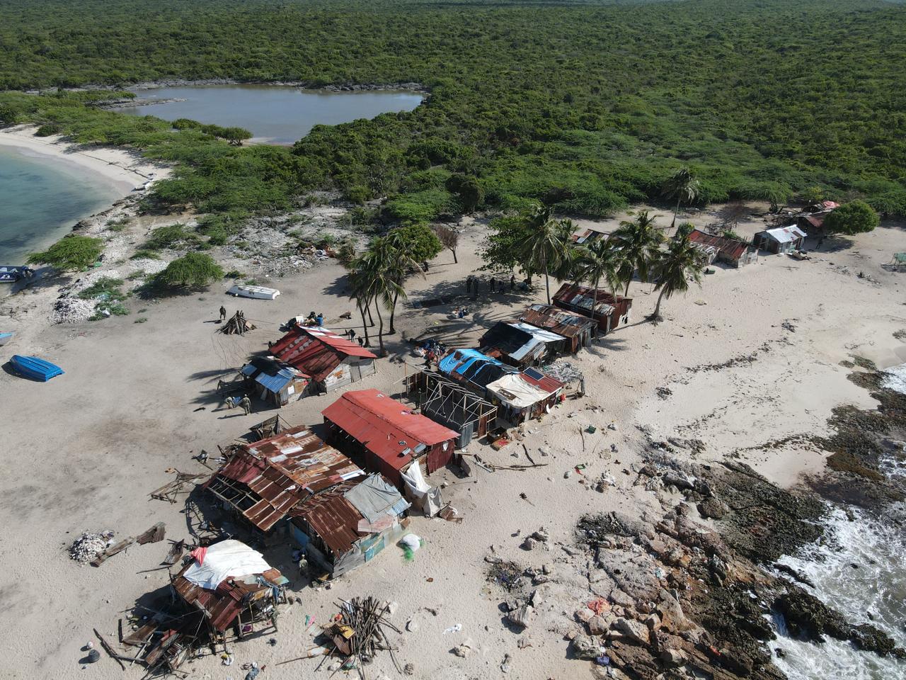 Medio Ambiente, SENPA y la Armada demuelen 18 estructuras en Cabo Rojo en segunda fase de Operativo de Reforzamiento de Controles