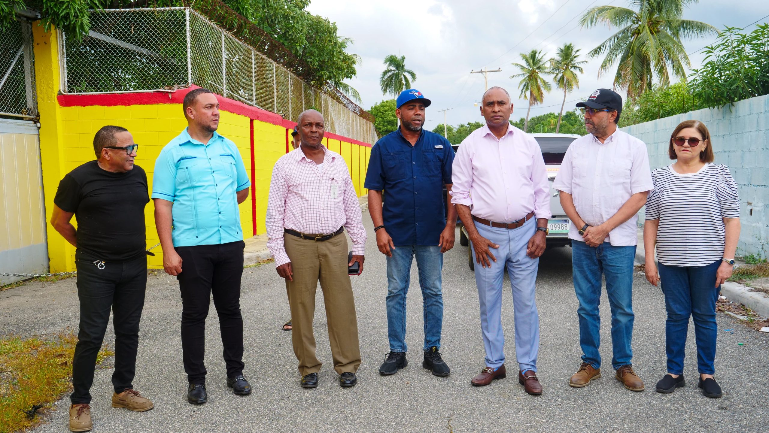 Senador Julito Fulcar y el INDRHI llevan soluciones a Matagorda y Santa Rosa, al igual que a productores de Cañafistol.