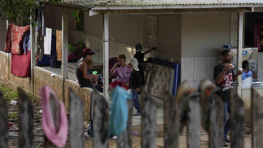 Migrantes hacen una pausa en la Amazonía ahora que llegar a Estados Unidos es más complicado