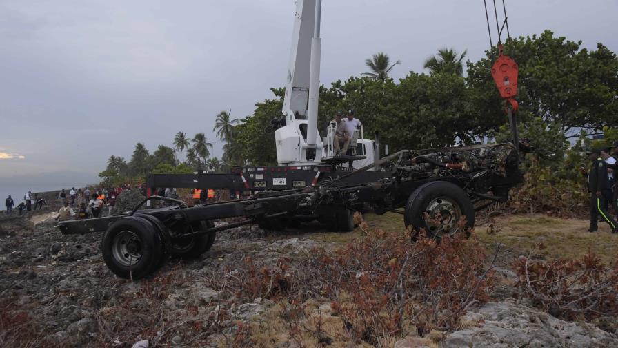 Chasis de vehículo sacado del mar Caribe corresponde a camión que conducía hombre desaparecido