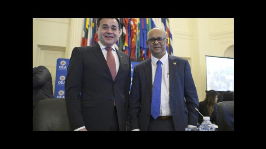 Los dos candidatos a secretario general de la OEA chocan sobre Venezuela y China