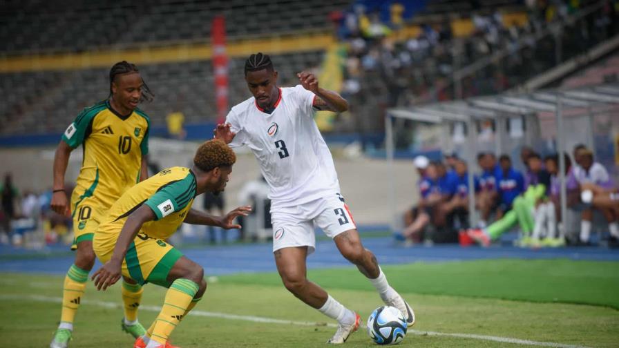 Leeds United no le permite a Junior Firpo jugar por Dominicana en los Juegos Olímpicos.