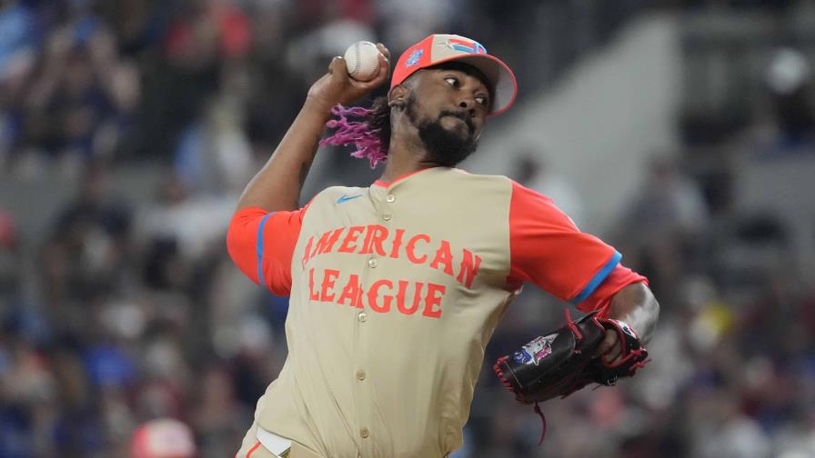 Emmanuel Clase hace historia en ruta a su mejor campaña en MLB