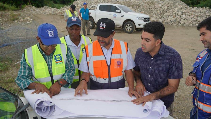 El Indrhi avanza encauzamiento de ríos en Azua y Baní para evitar inundaciones