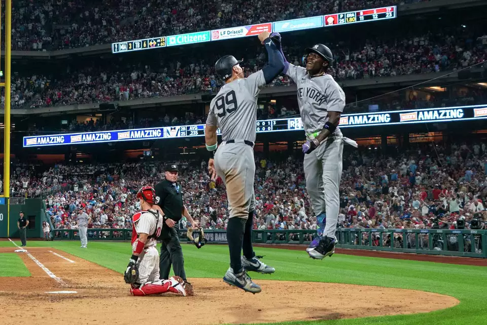 Con otro duelo de 2 jonrones, Chisholm lidera triunfo de Yankees 7-6 ante Filis en 12 entradas