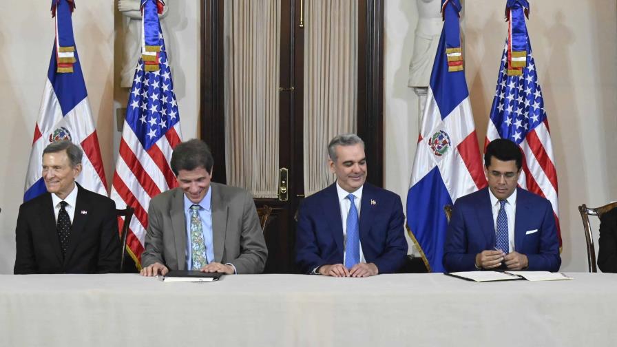 Gobierno firma acuerdo de Cielos Abiertos con Estados Unidos